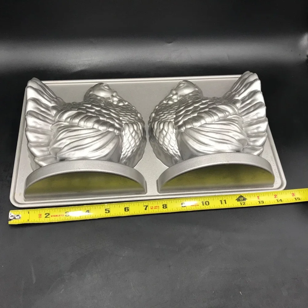 Nordic Ware Thanksgiving Turkey Cake Pan 10 Cup 2.4 Liters Dressing Stuffing Pan